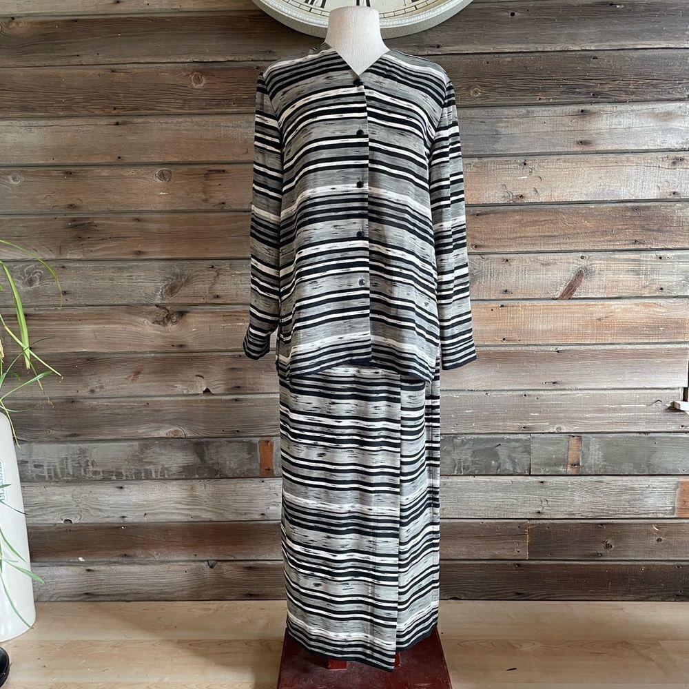 Josephine Chaus Matching Button Down Blouse Top and Wrap Skirt Size 10 EUC